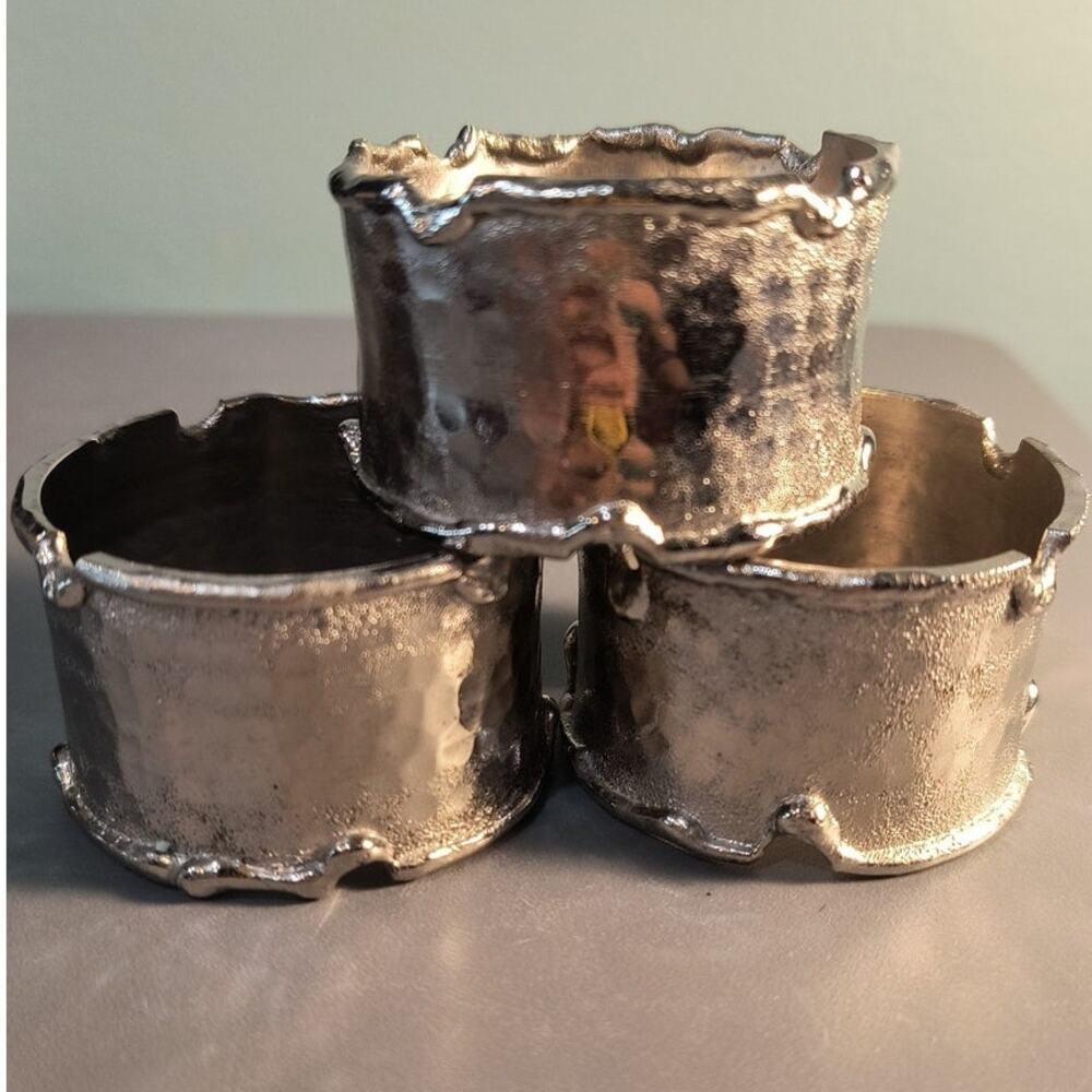 911.  Napkin Rings Silver Tone Hammered Metal Bands